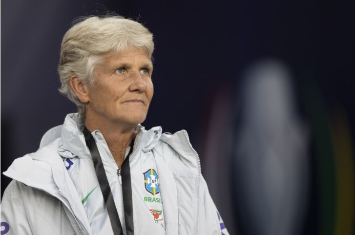 Pia vai ao estádio e acompanha vitória da Nigéria sobre a Austrália