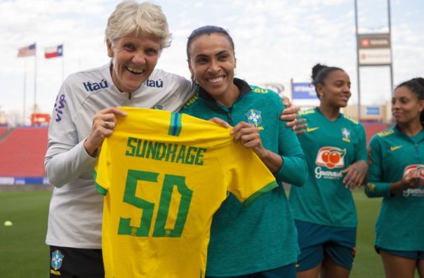 Pia reforça coletividade após torneio internacional