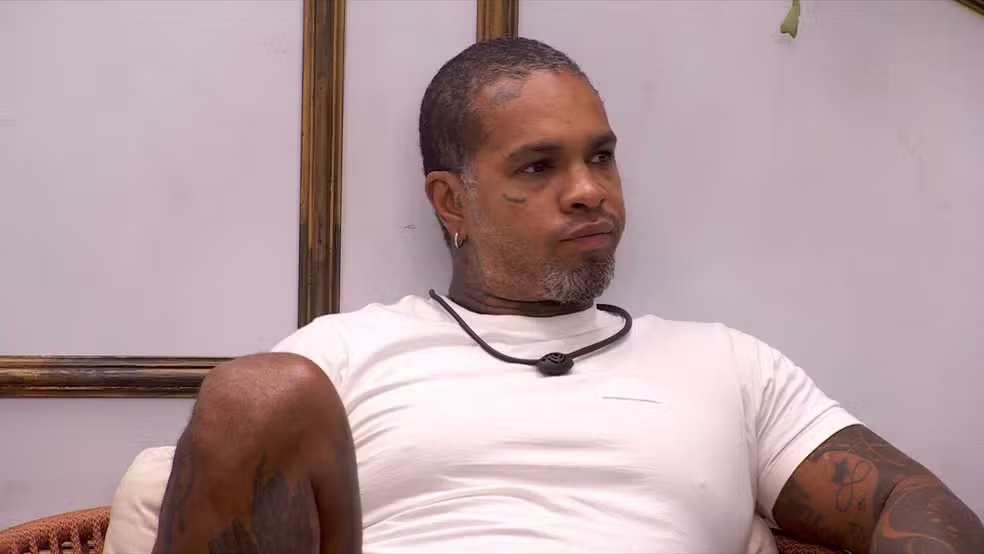 Emparedado, Rodriguinho diz que precisa ir embora do BBB24