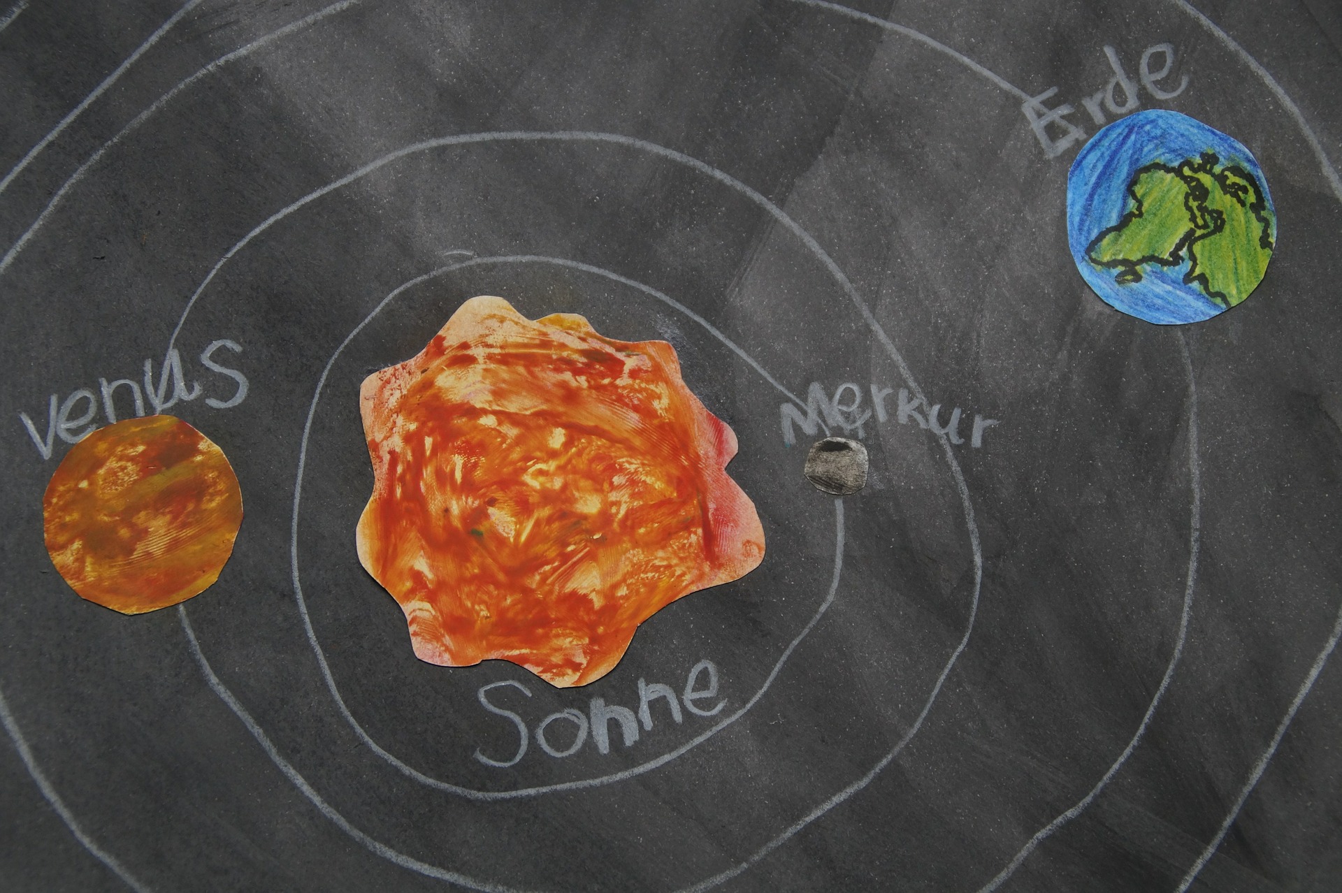 Astrônoma inglesa inspira programa que leva ciência a escolas públicas
