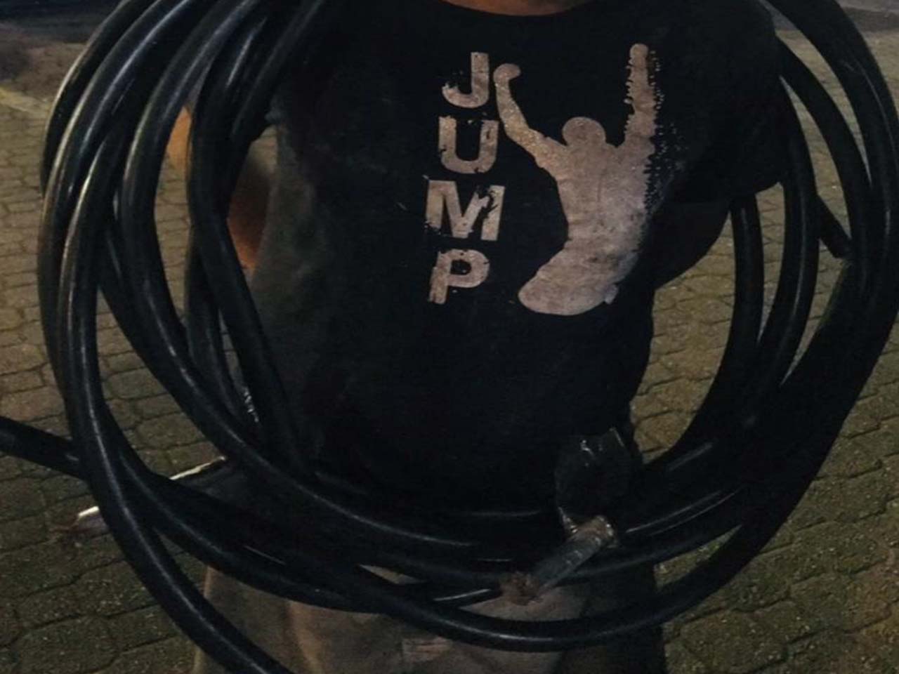 Passeando com fios roubados, homem é preso em Manaus