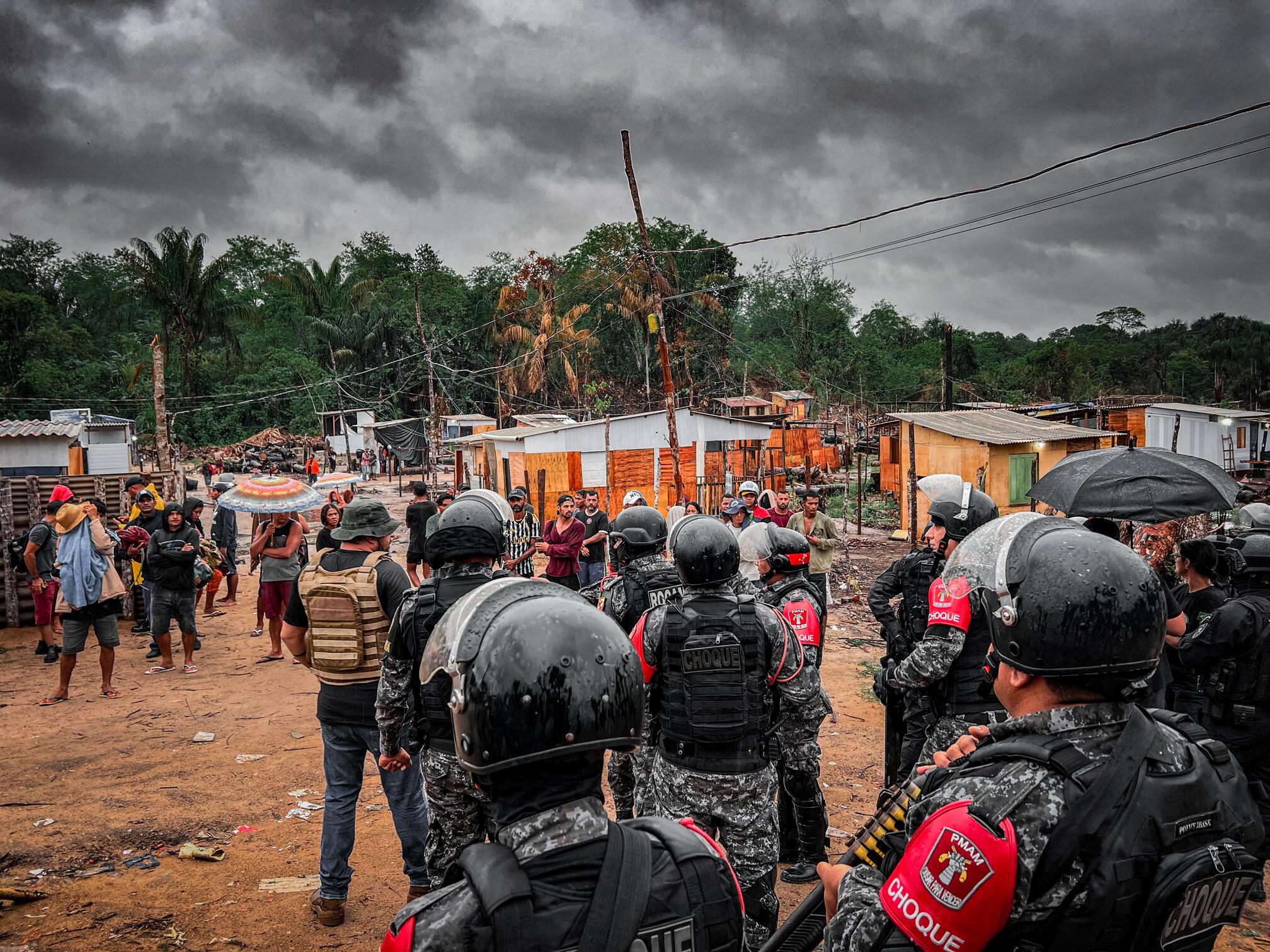 Reintegração de posse desocupa área de 106 mil metros em Manaus