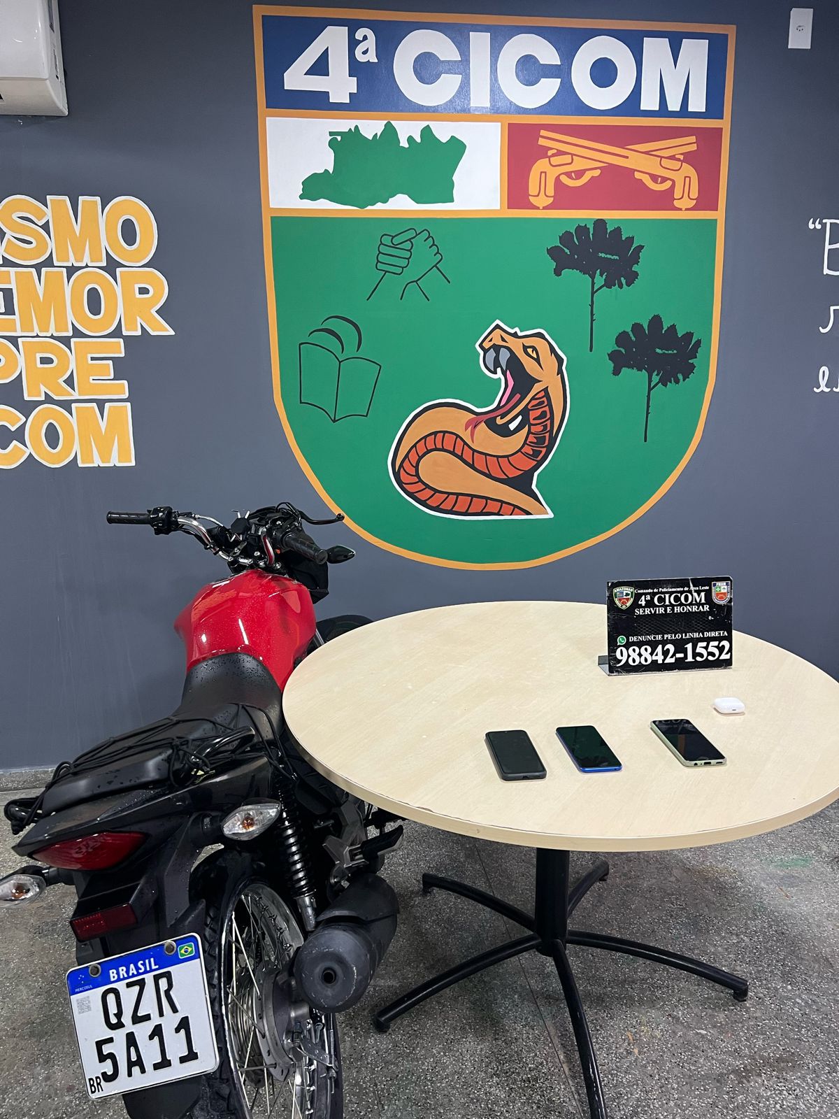 Mulher é presa após vítima de assalto rastrear celular no Grande Vitória 