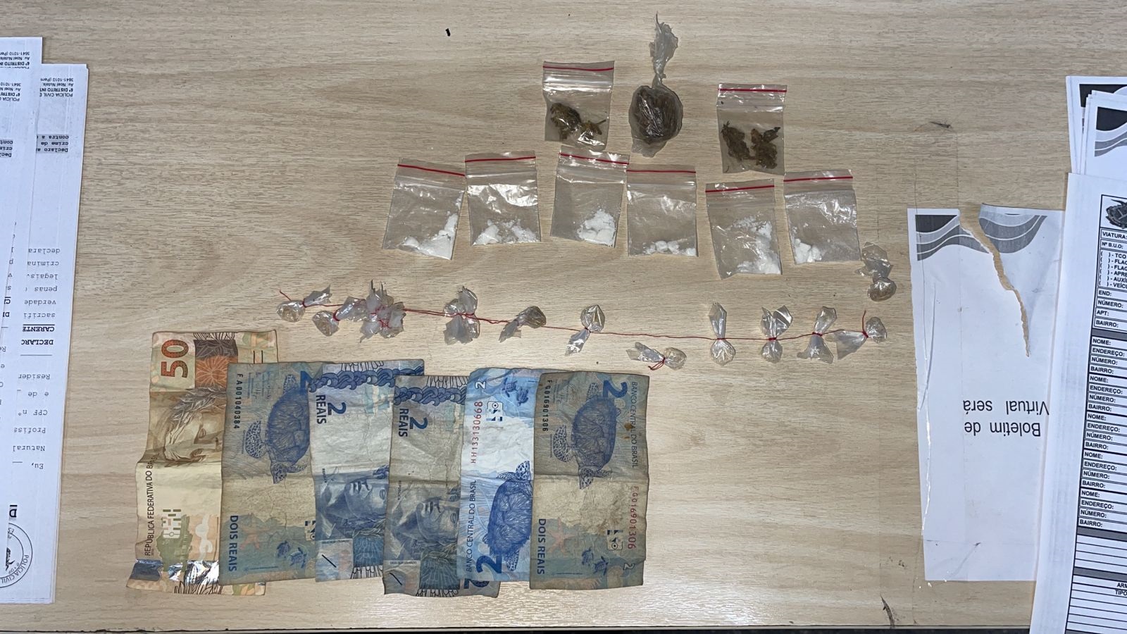 Dupla tenta fugir, mas acaba presa por tráfico de drogas em Manaus