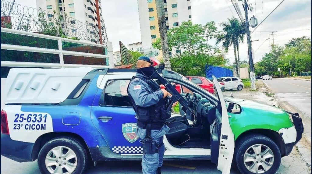 Foragidos por roubo e tráfico de drogas são capturados em Manaus