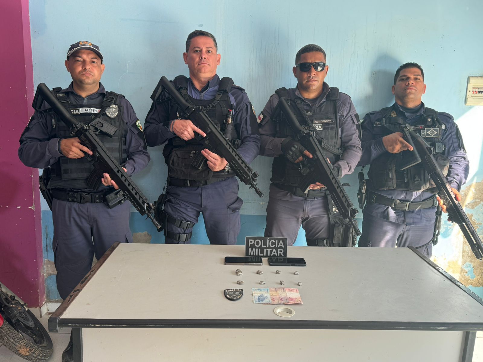 Dois homens são presos e adolescente é apreendido após ataques em Envira 