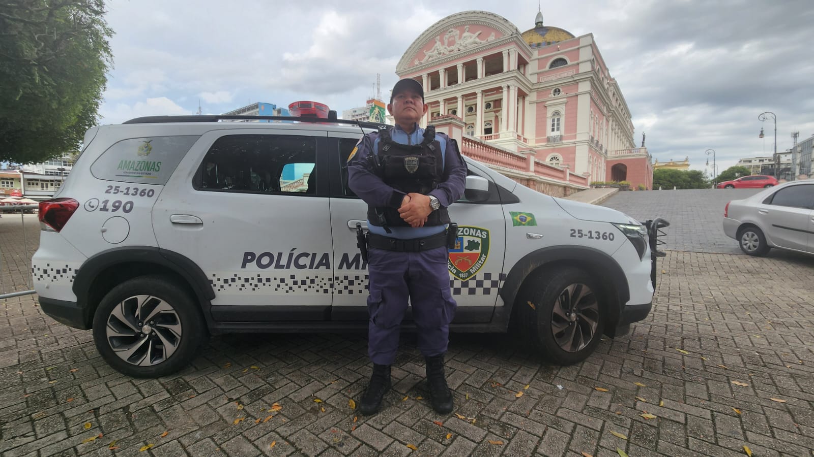Dupla se assusta com a polícia, foge e acaba presa pela Rocam no Crespo