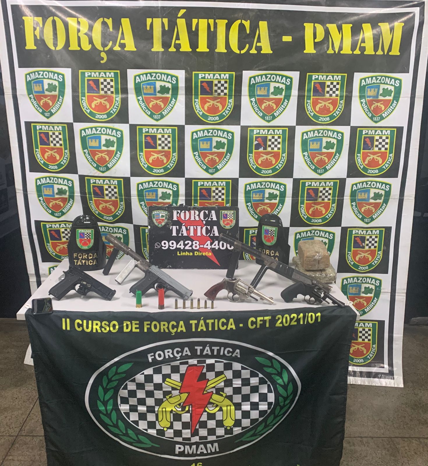 Polícia apreende cinco armas e várias munições em Manaus