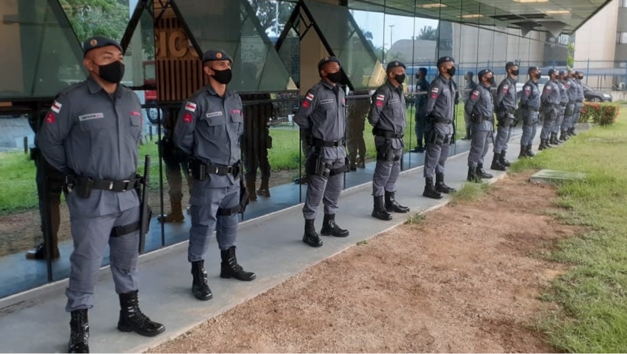 Governo do Amazonas anuncia vacinação para policiais e bombeiros; confira