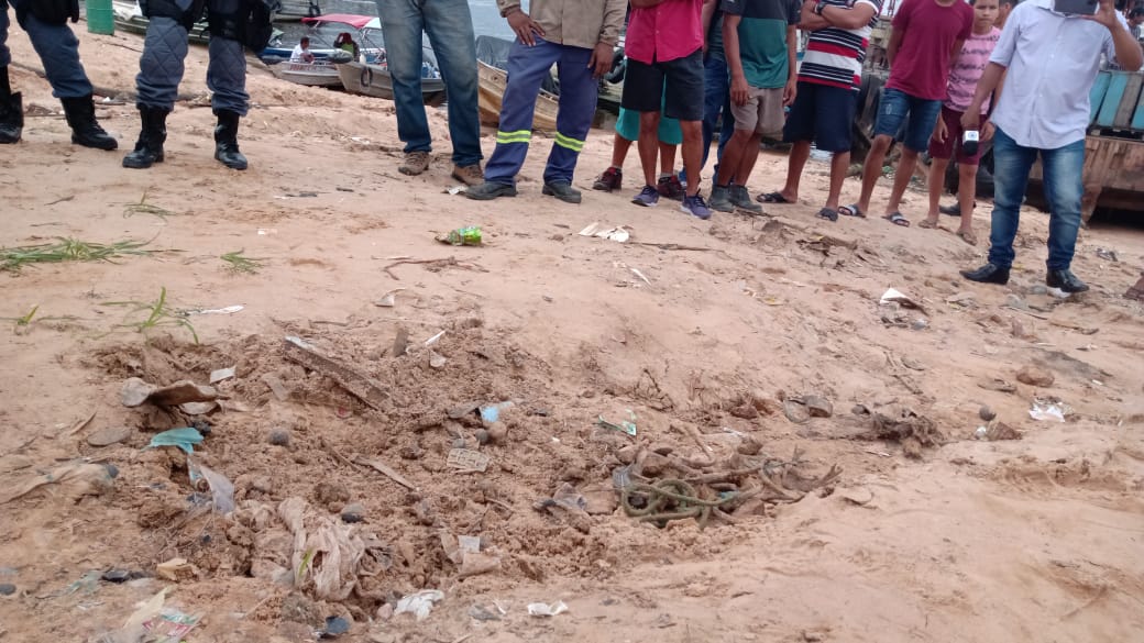 Ossada humana é encontrada na frente da Feira da Manaus Moderna