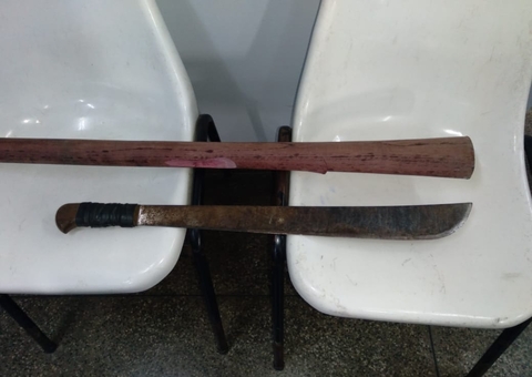 Motorista de ônibus é agredido a pauladas por comerciante em Manaus