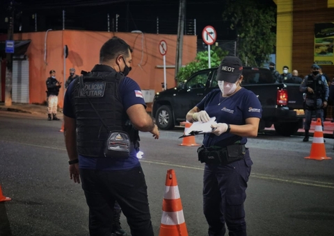 Homem é preso e 11 veículos são apreendidos durante fiscalizações em Manaus