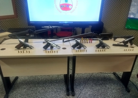 'Bocão' é preso com armas de fogo enterradas em quintal de casa de Manaus 