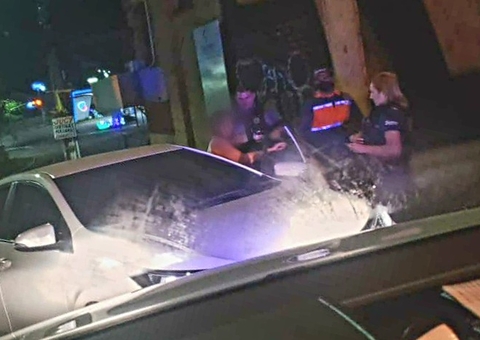 Bêbada, mulher é flagrada dirigindo na contramão de rotatória em Manaus