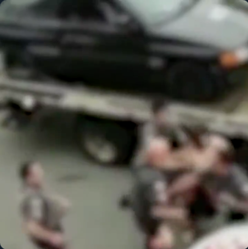 Vídeo mostra PM dando socos em rostos de mulheres 