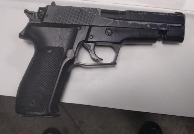 Dupla suspeita de assalto é detida após apanhar de população em Manaus