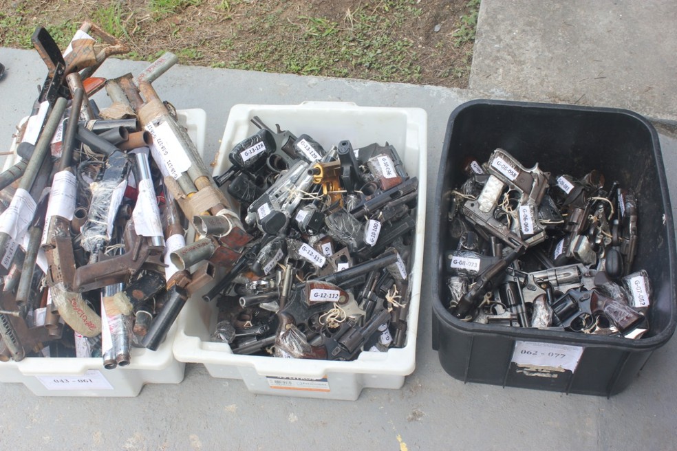 Mais de 200 armas apreendidas no Amazonas são destruídas pelo Exército 