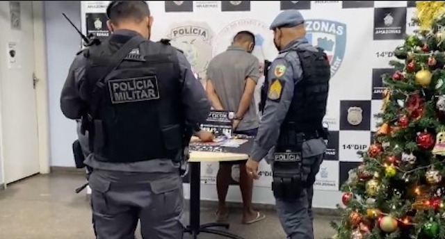 Suspeito é detido por populares após assalto a drogaria em Manaus