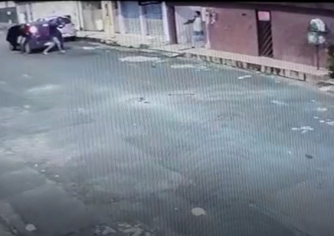 Bandidos invadem e roubam casa em Manaus; veja vídeo 