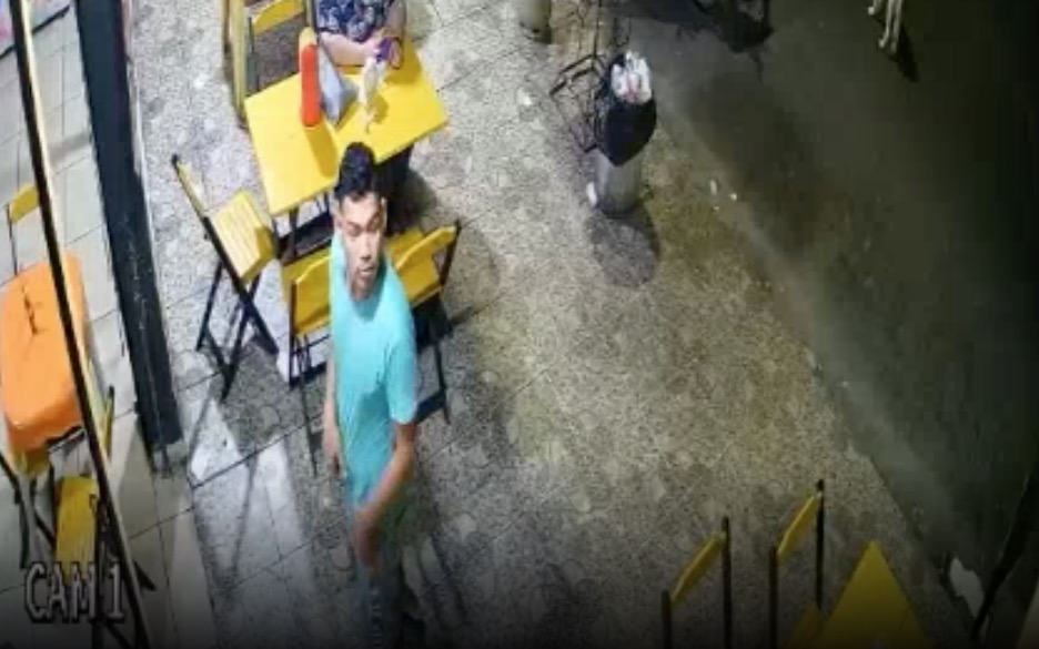 Vídeo: bandidos invadem lanchonete em Manaus e 'fazem a limpa'