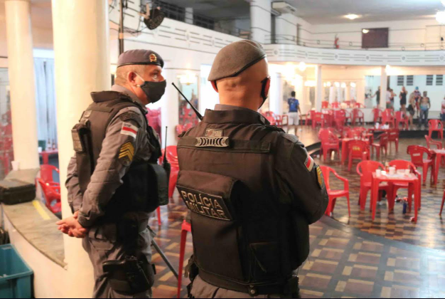 Festas clandestinas e bares são fechados durante fiscalização em Manaus