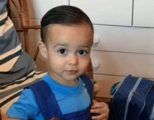 Mãe mata filho de três anos e joga corpo em sacola com pelúcia em estrada