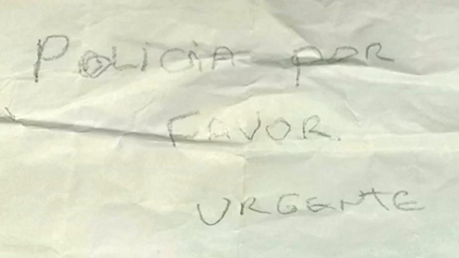 Mulher é salva de cárcere privado após entregar bilhete para criança