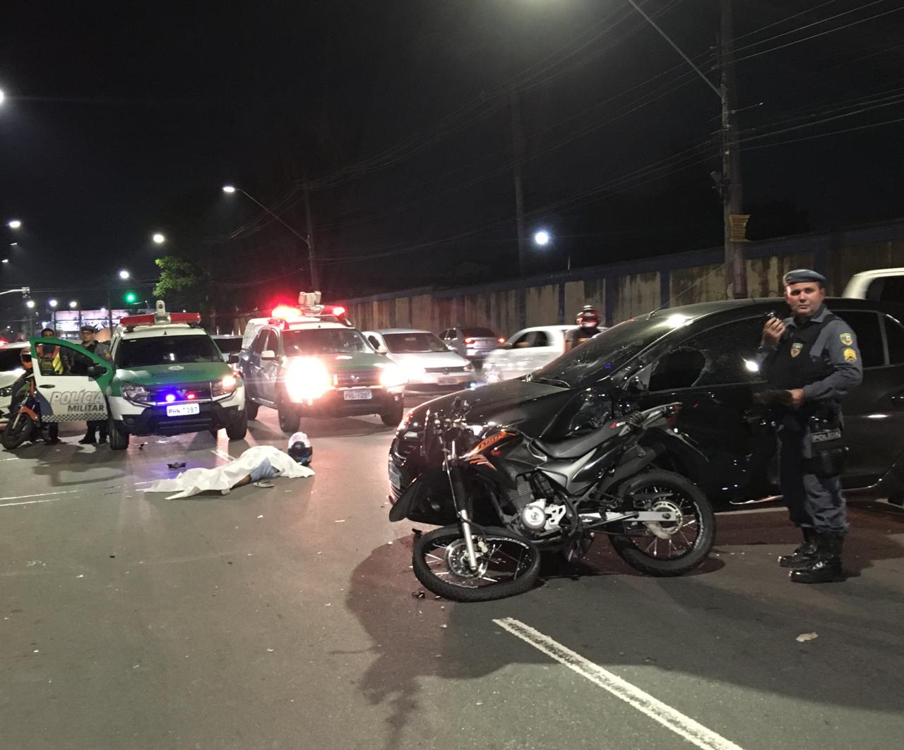 Motorista faz manobra perigosa e mata motociclista em avenida de Manaus