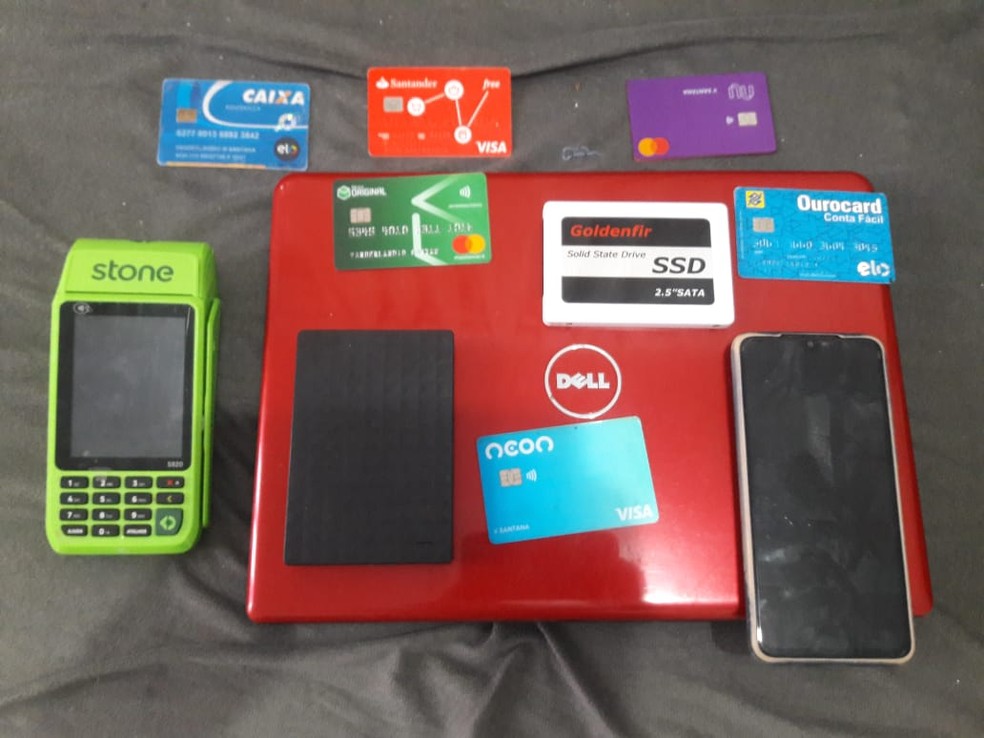 PF desmantela organização criminosa que fraudava auxílio emergencial 