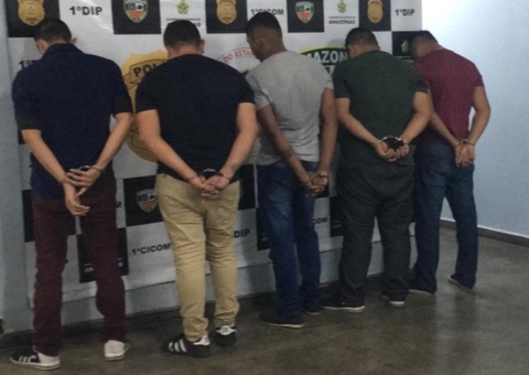 'Playboys do crime' são presos após roubos em terminais de ônibus em Manaus