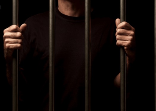 Jovem morre ao ser esfaqueado em confusão no Amazonas