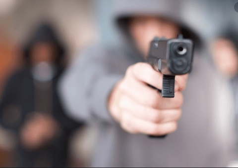 Bandidos fazem funcionária refém e tentam assaltar empresa em Manaus