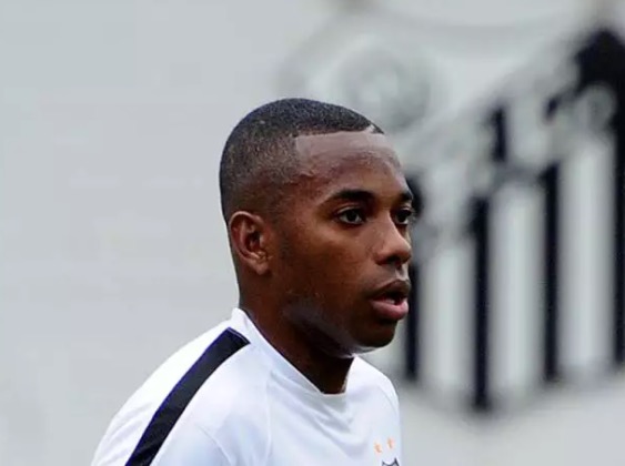 Vítima de estupro coletivo dá detalhes da participação de Robinho em crime