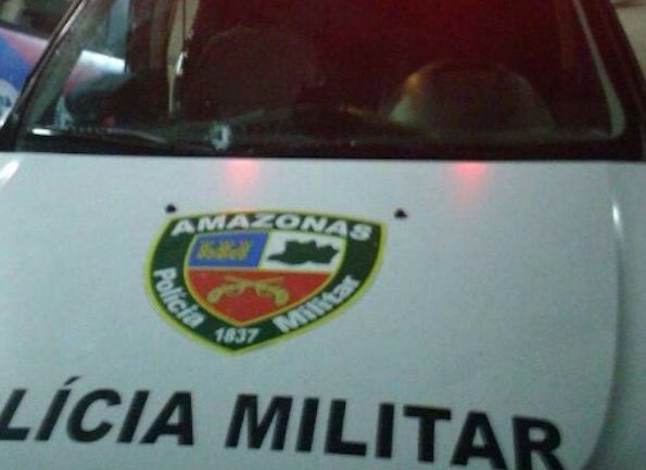 Aglomeração em bar termina com mulher presa com drogas em Manaus