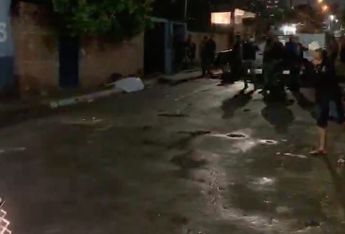 Homem é assassinado a tiros enquanto conversava com mulher em Manaus