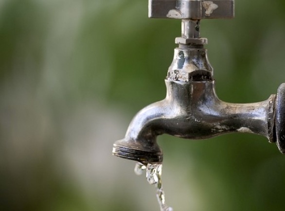 Briga por água termina com pedreiro esfaqueado por vizinho no Amazonas