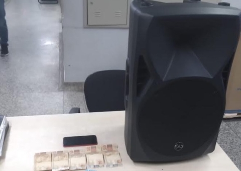 Mulher rouba igreja, tenta vender equipamentos e acaba presa em Manaus