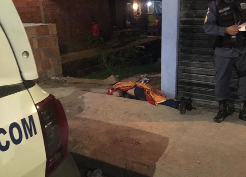 Homem é morto com tiros à queima-roupa ao retornar do trabalho em Manaus