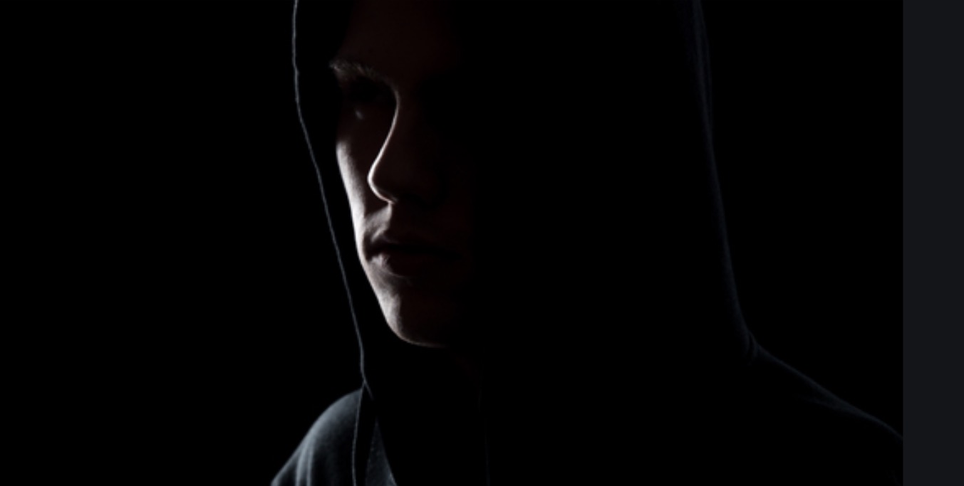 Obcecado, homem persegue e tenta sequestrar mulher em Manaus  