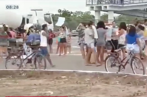 Moradores se revoltam com falta de energia e fazem protestos no Amapá 