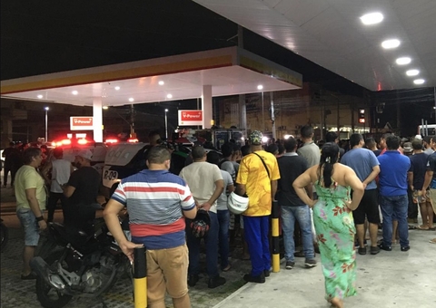 Motorista de app é assassinado em Manaus e colegas se unem na cena do crime