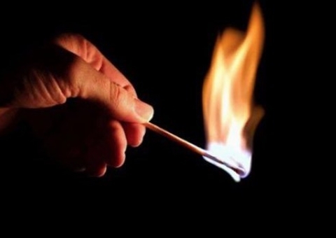 Homem é preso após tentar incendiar casa com a família dentro no Amazonas