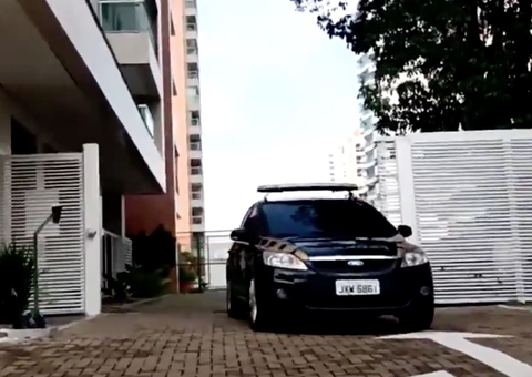 Veja o momento em que a PF deixa casa de chefe da Casa Militar em Manaus