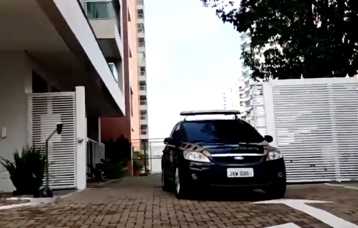 Veja o momento em que a PF deixa casa de chefe da Casa Militar em Manaus