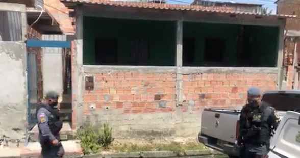 Mulher é encontrada em estado de decomposição dentro de casa em Manaus 