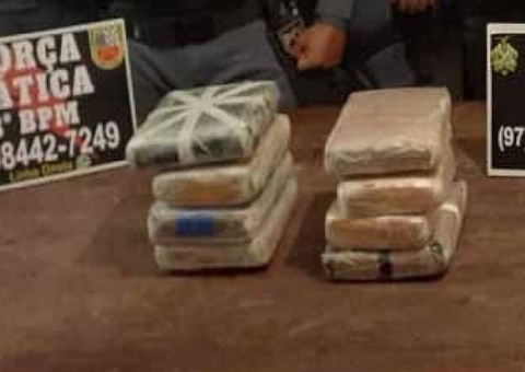 Oito tabletes de skunk são apreendidos dentro de sacas de banana no AM