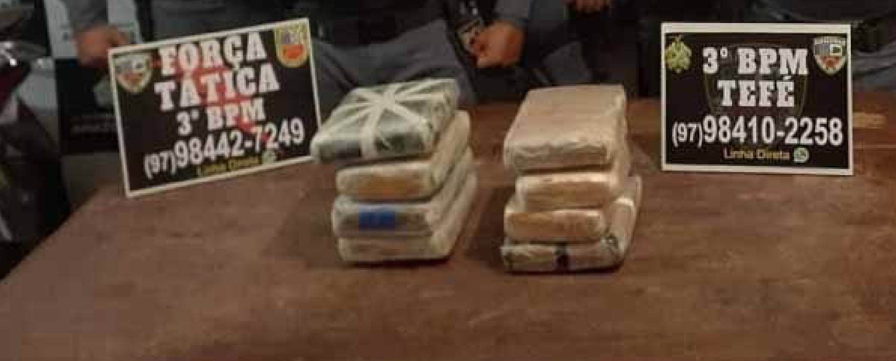 Oito tabletes de skunk são apreendidos dentro de sacas de banana no AM