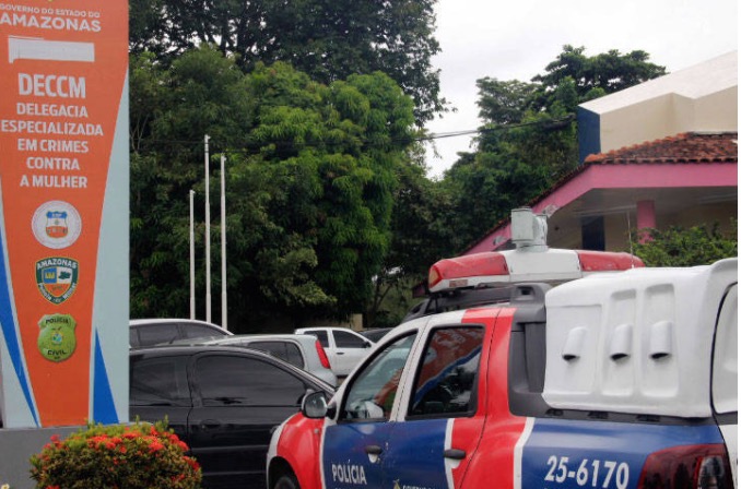 Catador é preso por manter esposa e filho de 1 ano em cárcere em Manaus