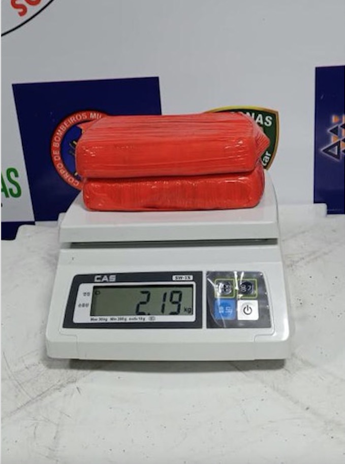 Polícia apreende 2 kg de cocaína escondida em lixeira de embarcação no AM