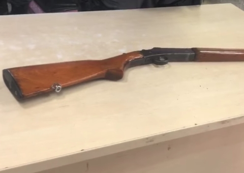 Homem é preso ao tentar enviar arma de fogo para o interior do Amazonas